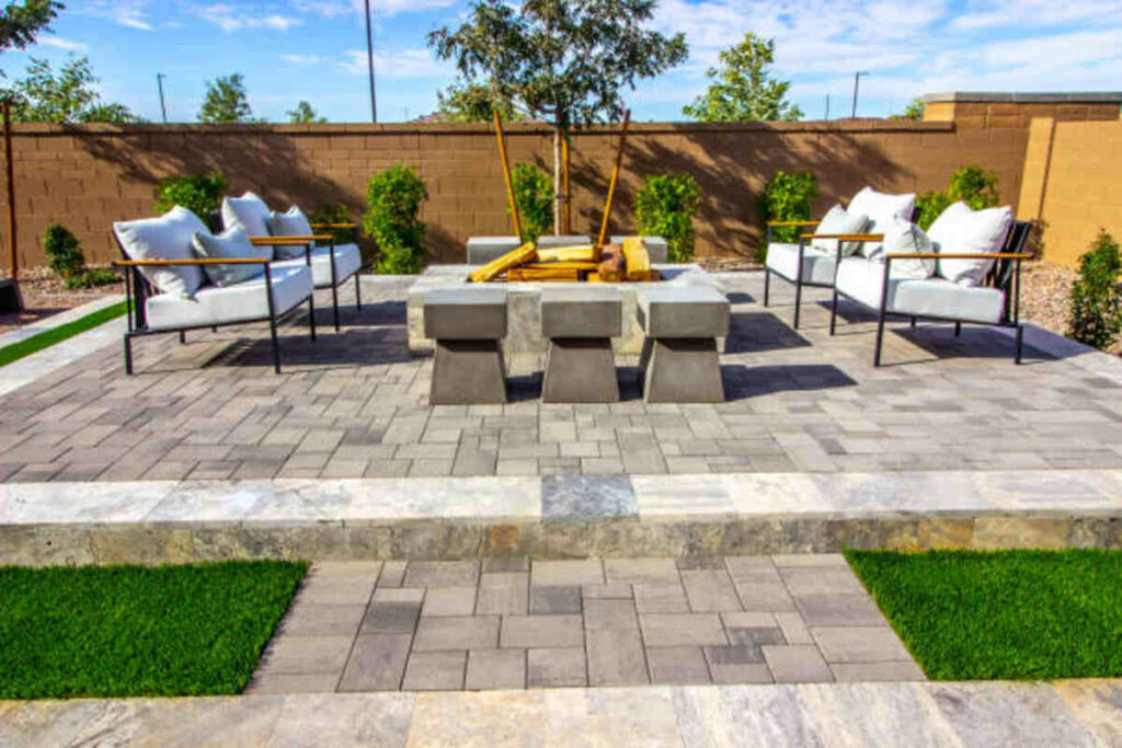 Selecting the right Sandstone Paving for Your Undertaking